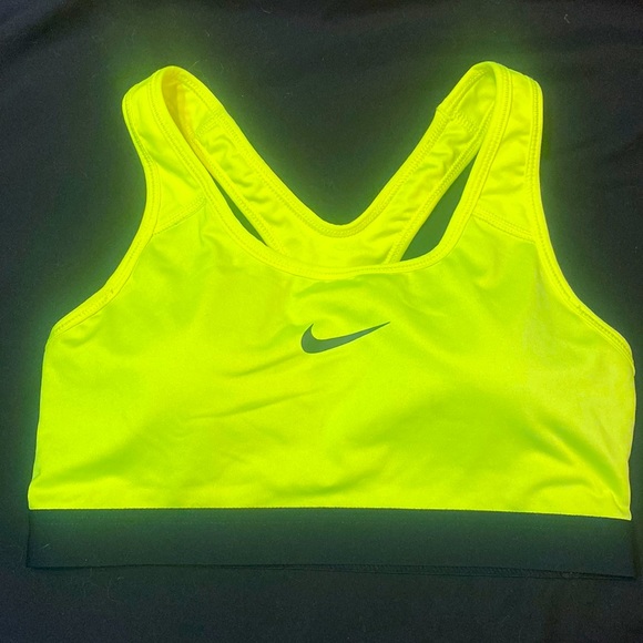 Nike Dri-Fit sports bra - Picture 1 of 2